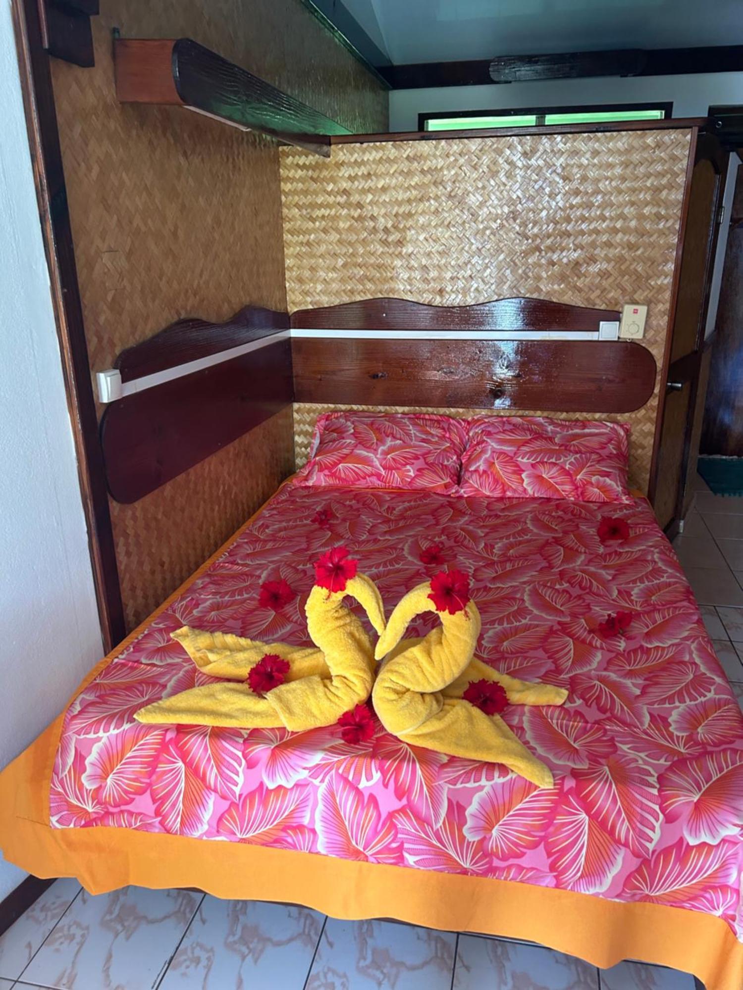 Raiatea Bellevue Hotel อุตูโรอา ภายนอก รูปภาพ