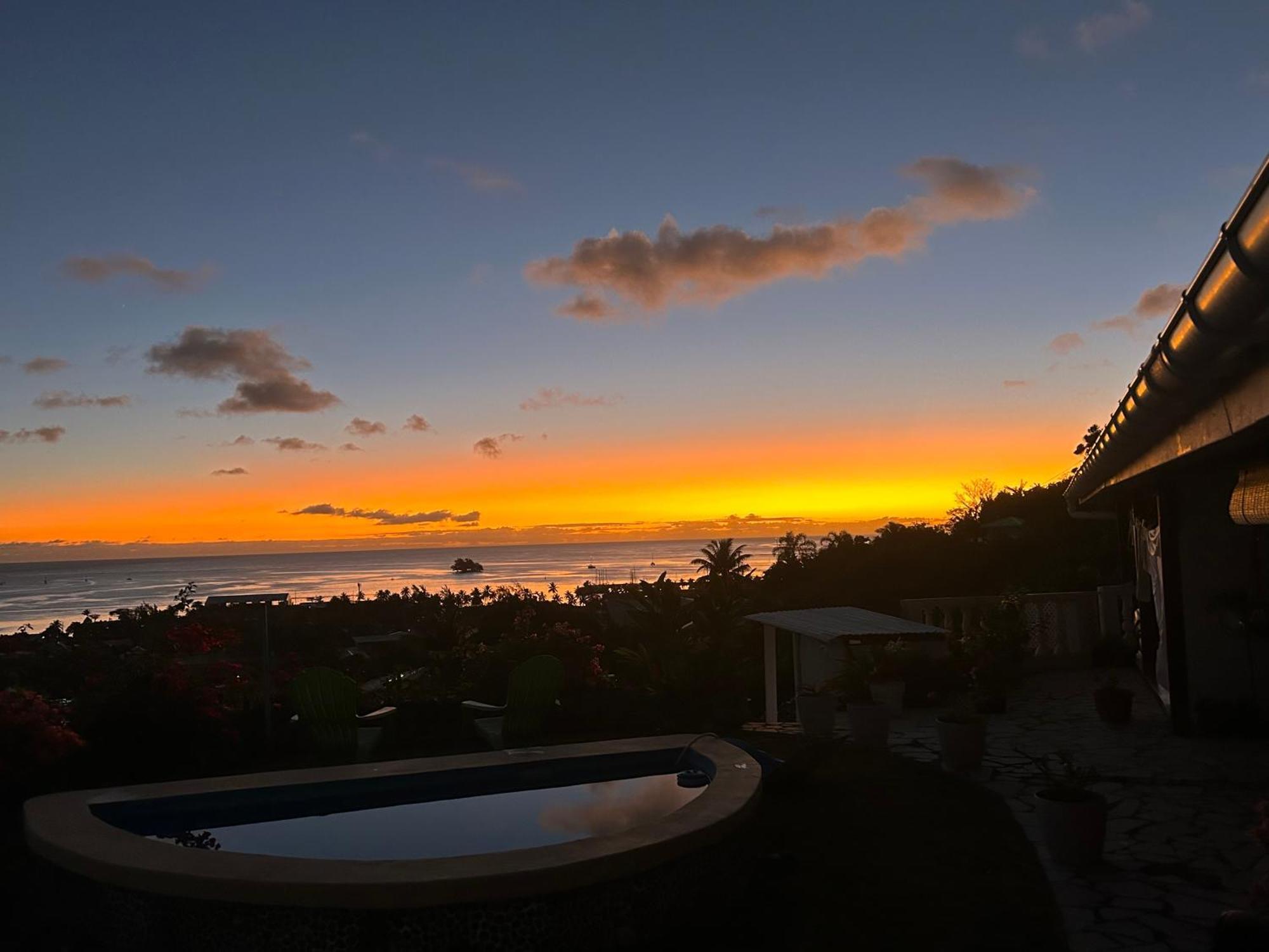 Raiatea Bellevue Hotel อุตูโรอา ภายนอก รูปภาพ